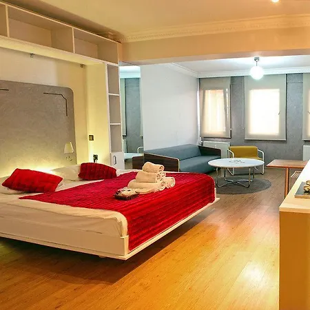 Fullhouse Apart Otel