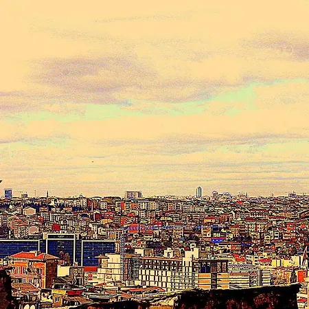 Fullhouse Aparthotel