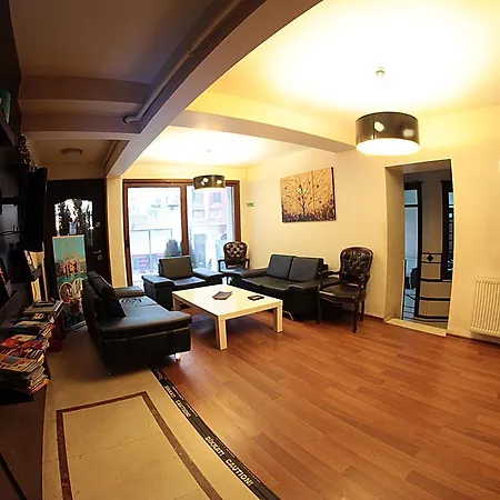 Fullhouse Aparthotel Istanbul