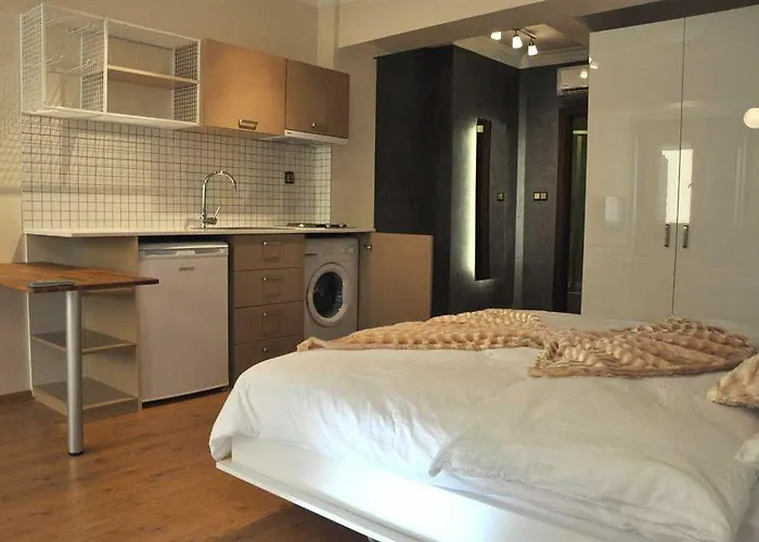 Fullhouse 아파트호텔 3*