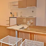 Fullhouse Aparthotel 3*