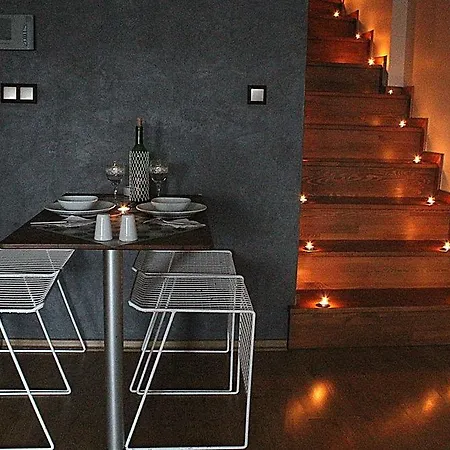 Fullhouse Hotel apartamentowy 3*