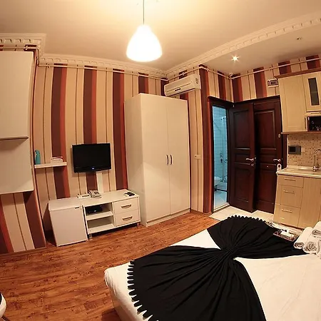 Fullhouse Hotel apartamentowy 3*