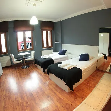 Fullhouse Hotel apartamentowy